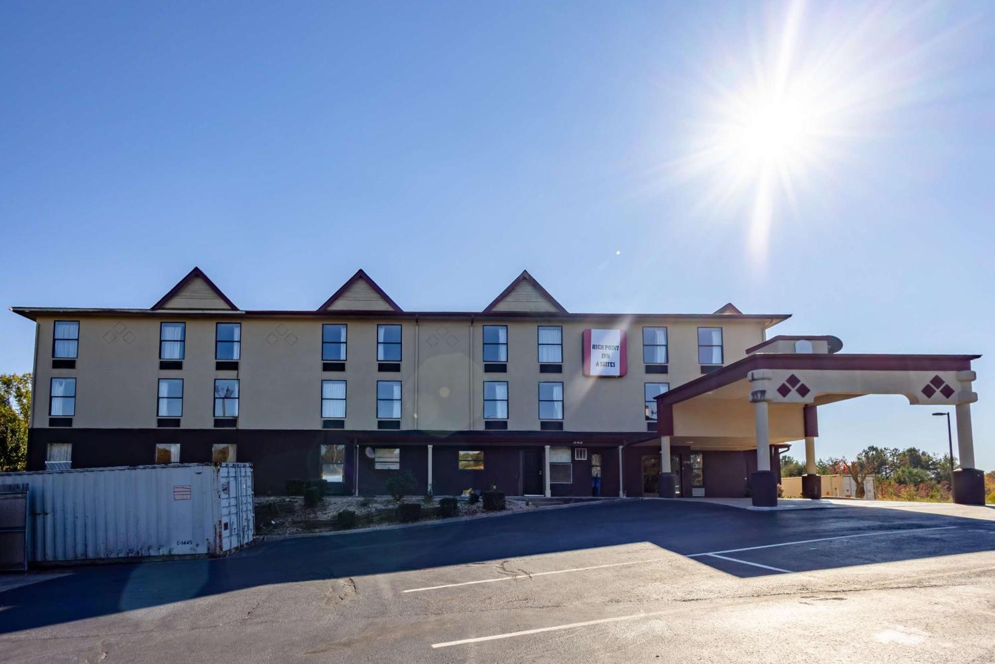 Clarion Pointe Hotel Archdale Exterior photo