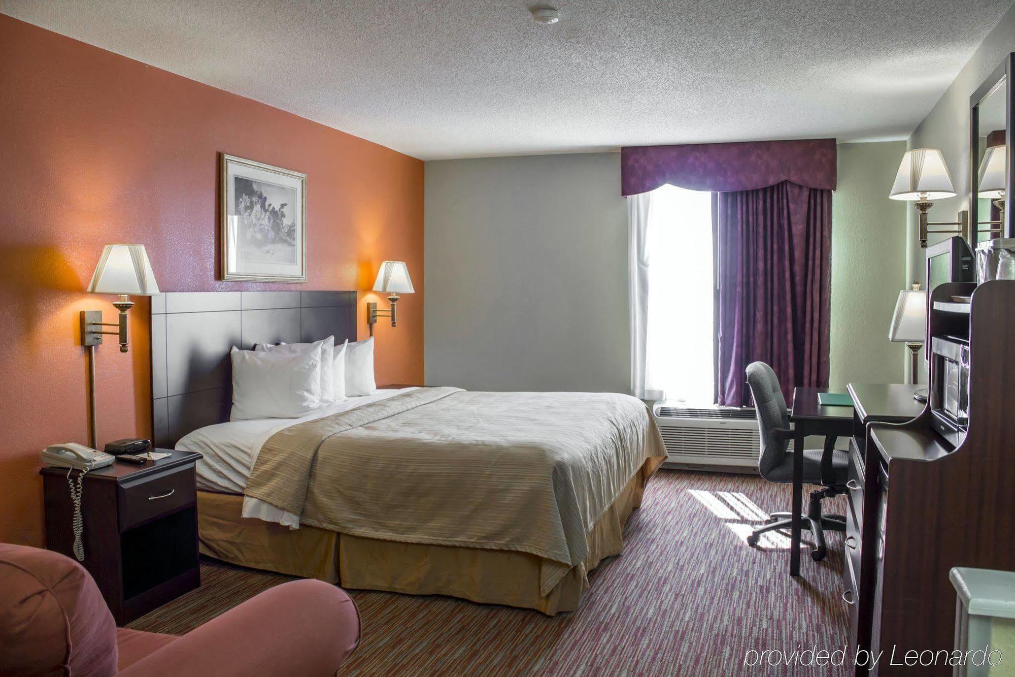 Clarion Pointe Hotel Archdale Exterior photo