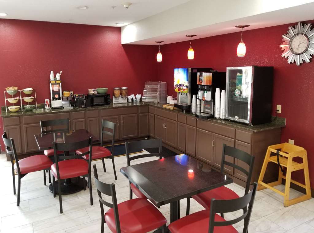 Clarion Pointe Hotel Archdale Restaurant photo